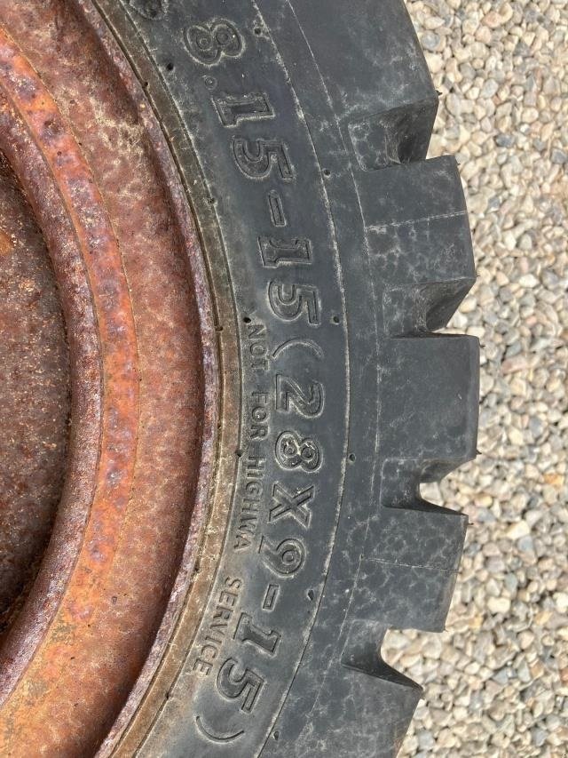 Rad des Typs BKT 8.15-15 (28X9-15), Gebrauchtmaschine in Tim (Bild 2)