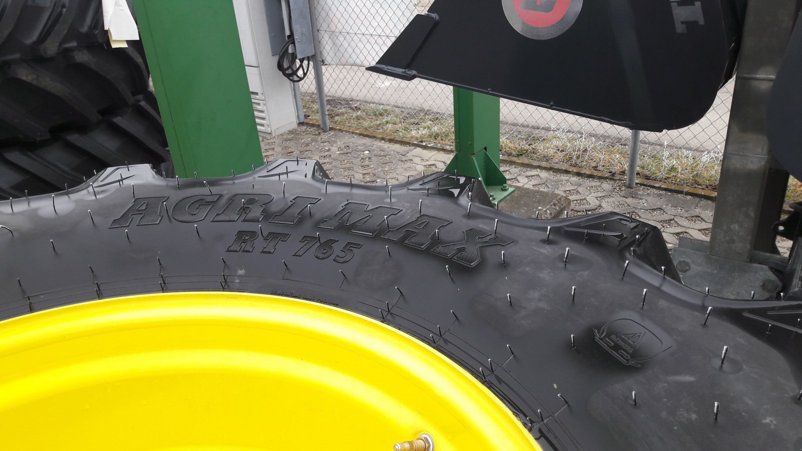 Rad des Typs BKT Agrimax RT 765, Neumaschine in Aislingen (Bild 3)