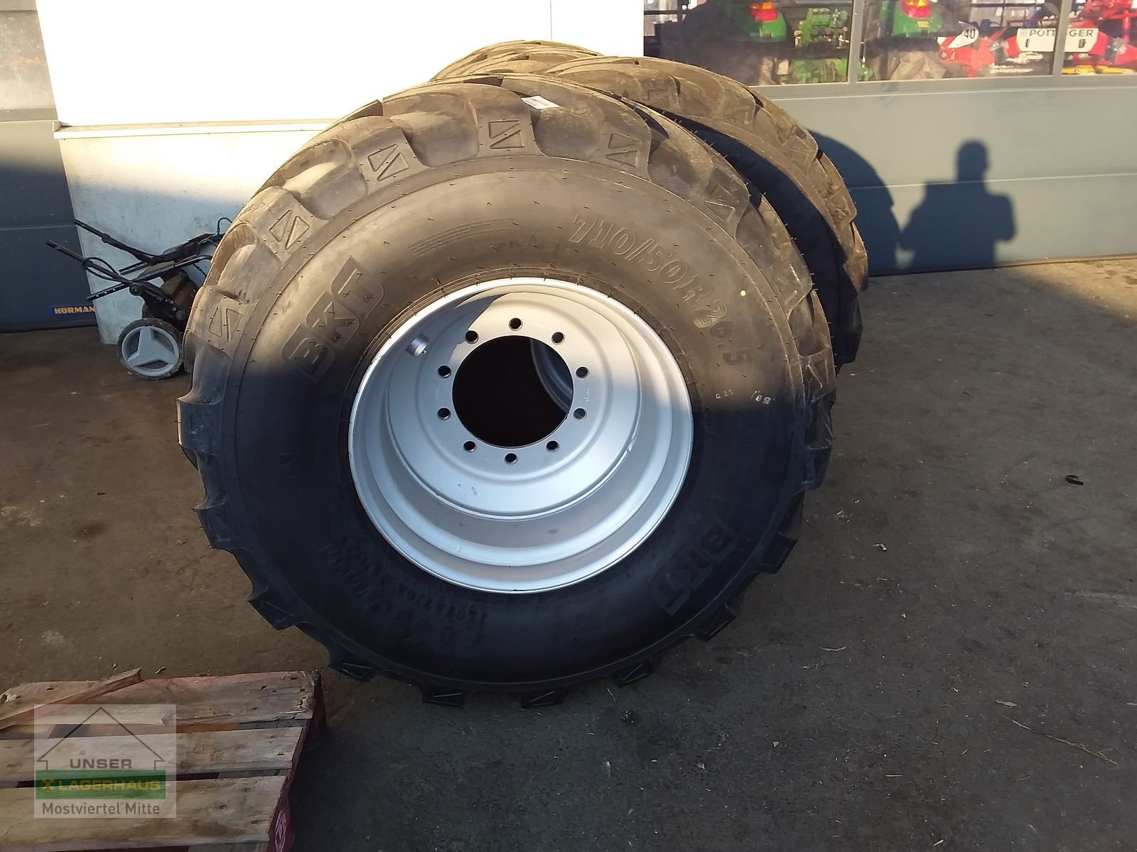 Rad des Typs BKT BKT FL 630 Ultra, Neumaschine in Bergland (Bild 4)