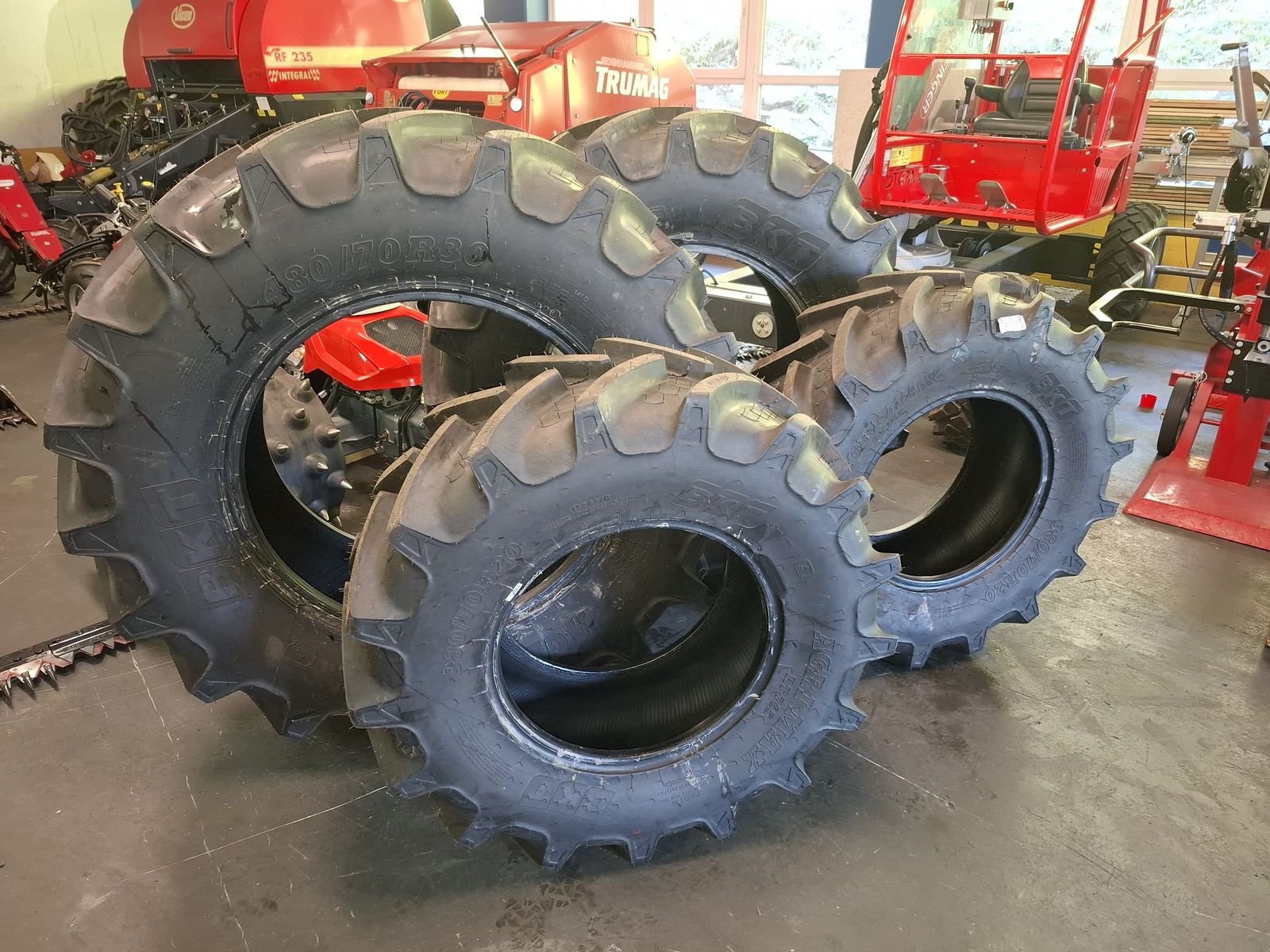 Rad des Typs BKT BKT RT 765 2x 480/70R30 2x 380/70R20, Gebrauchtmaschine in Burgkirchen (Bild 4)