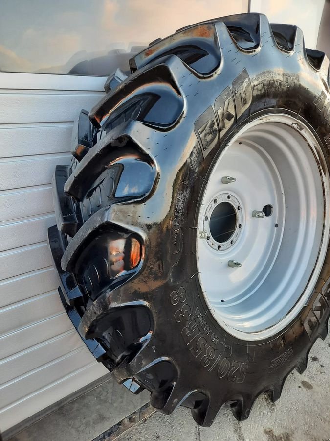 Rad typu BKT Komplettradsatz Massey Ferguson 6600,7600 DynaVT, Gebrauchtmaschine v NATTERNBACH (Obrázek 3)