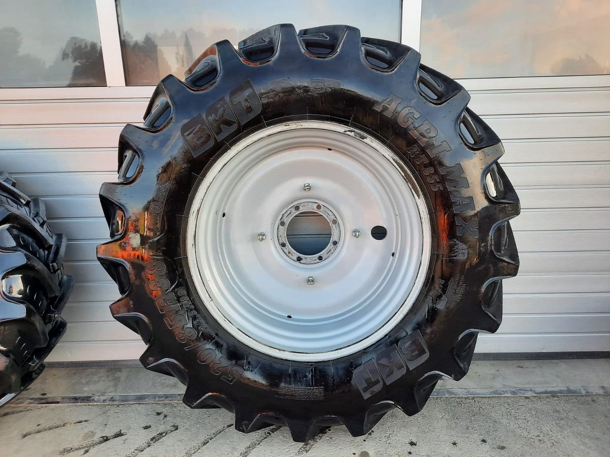 Rad typu BKT Komplettradsatz Massey Ferguson 6600,7600 DynaVT, Gebrauchtmaschine v NATTERNBACH (Obrázek 5)