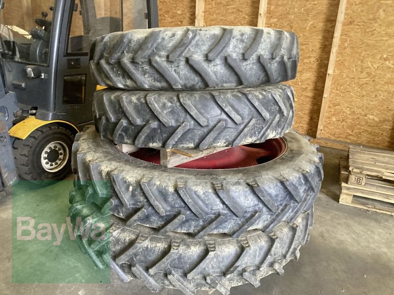 BKT RÄDER 270/95R32+300/95R46, Gebrauchtmaschine (Bild 1) Rad des Typs BKT RÄDER 270/95R32+300/95R46, Gebrauchtmaschine in Obertraubling (Bild 1)