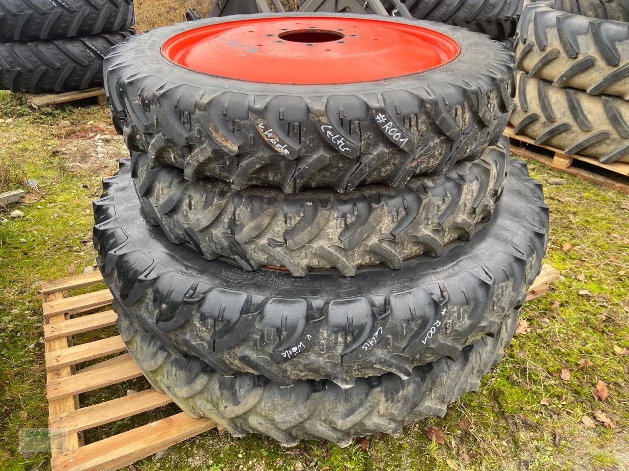 Rad Türe ait Bohnenkamp 11.2 R48 u. 9.5 R36 für Claas Celtis/Axos 1,50m Spur, Gebrauchtmaschine içinde Geiselhöring (resim 1)