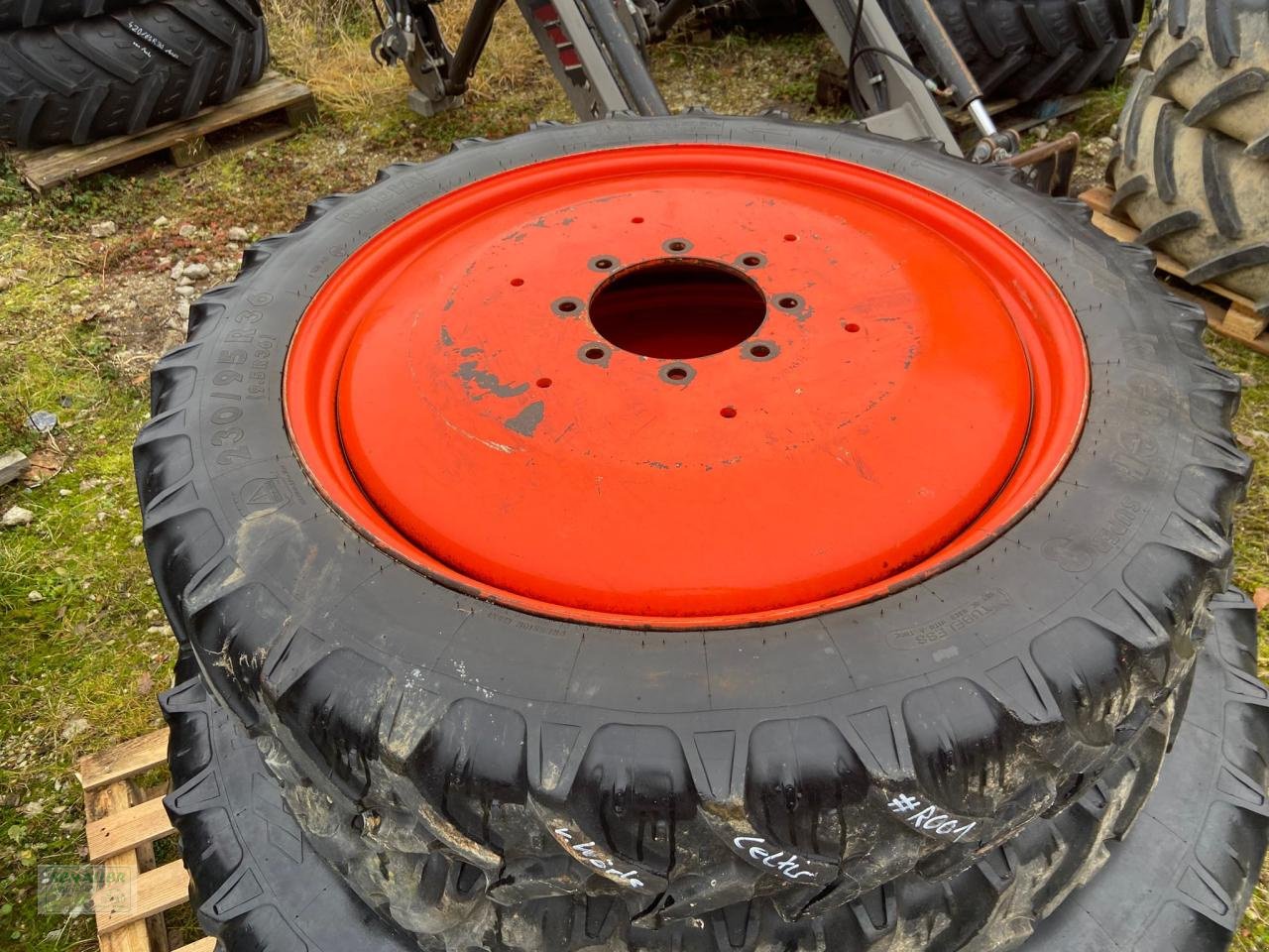 Rad Türe ait Bohnenkamp 11.2 R48 u. 9.5 R36 für Claas Celtis/Axos 1,50m Spur, Gebrauchtmaschine içinde Geiselhöring (resim 2)