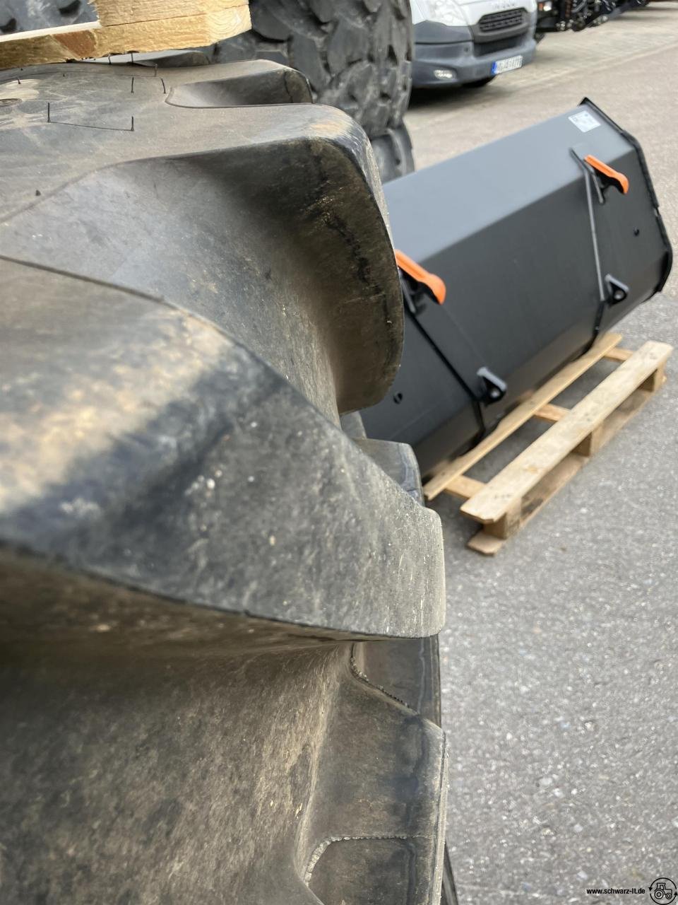 Rad of the type Bridgestone 540/65 R24 + 600/65 R38, Neumaschine in Aspach (Picture 2)