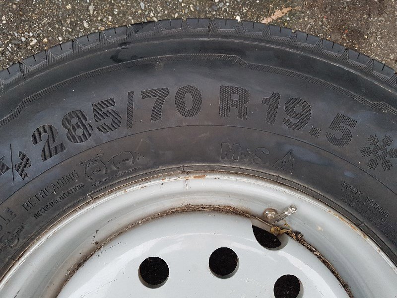 Rad des Typs Continental 285/70 R19.5 ET 80 Radsatz, Gebrauchtmaschine in Chur (Bild 2)