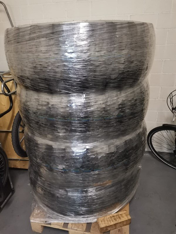 Rad des Typs Continental 365/80R20 MPT, Neumaschine in Eichberg (Bild 1)