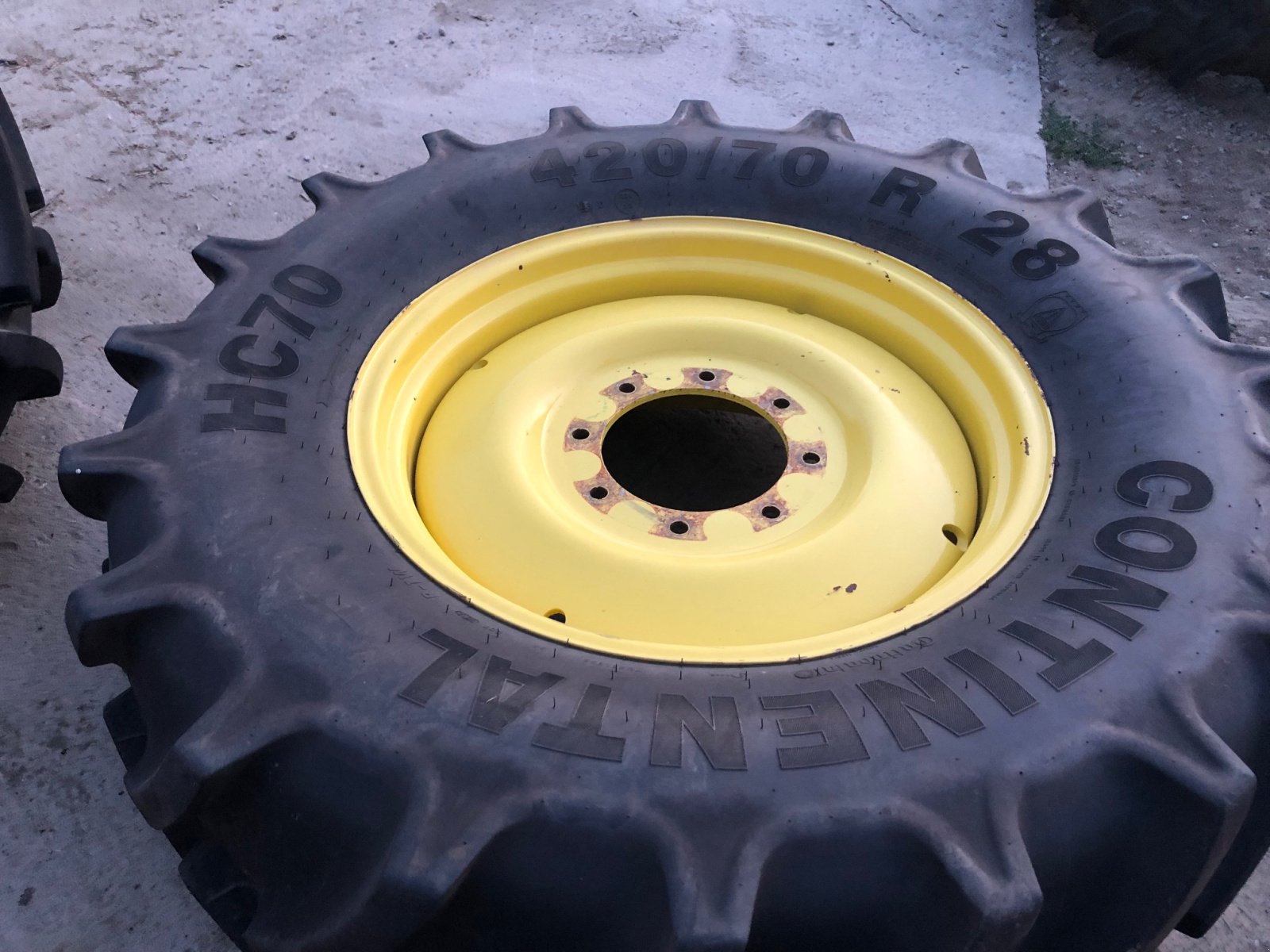 Rad типа Continental 420/70R28 133D HC70 mit Felge JD, Gebrauchtmaschine в Künzelsau (Фотография 3)