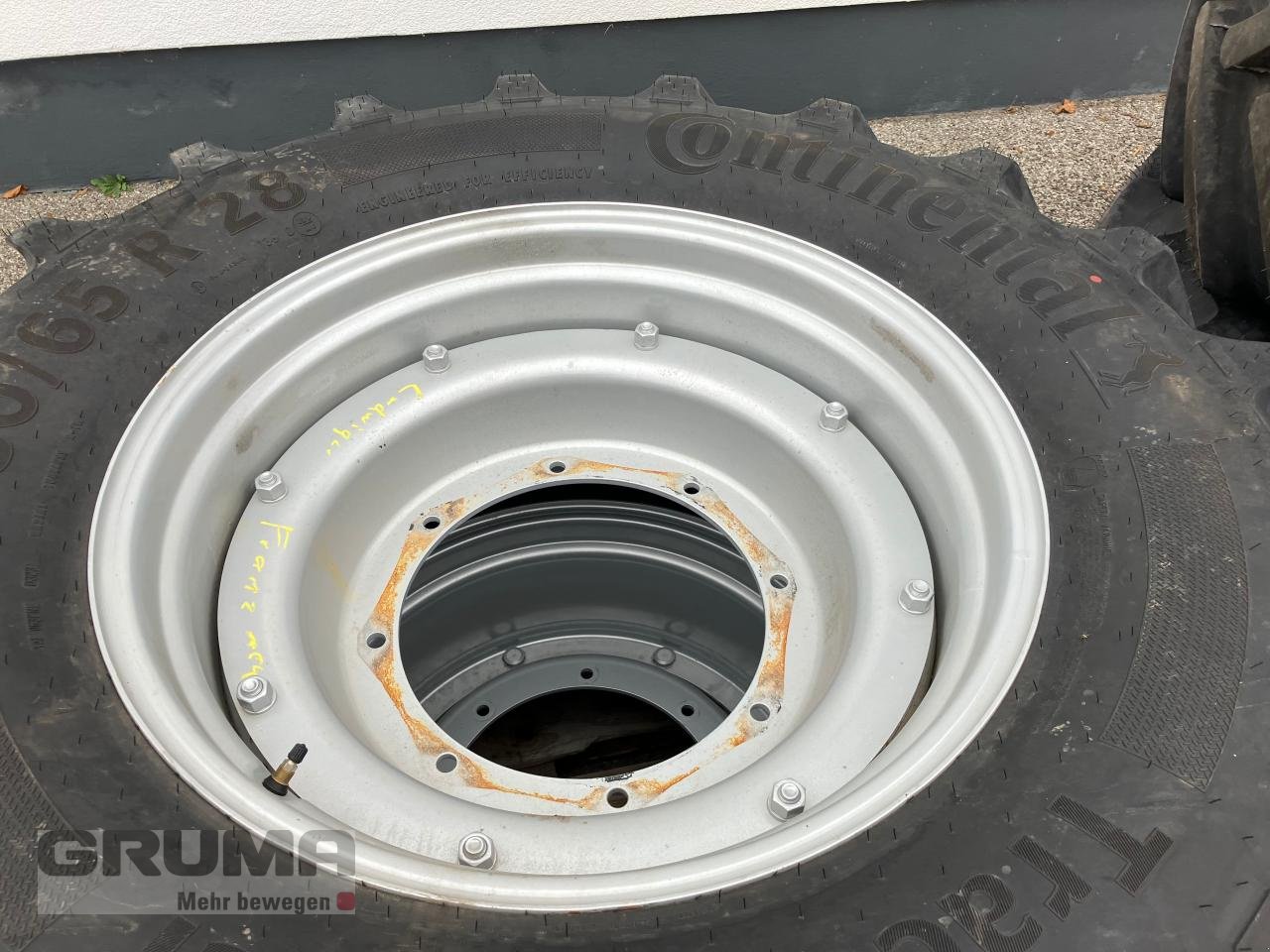 Rad des Typs Continental 480/65R28 u. 600/65R38 Tractor Master, Neumaschine in Friedberg-Derching (Bild 3)
