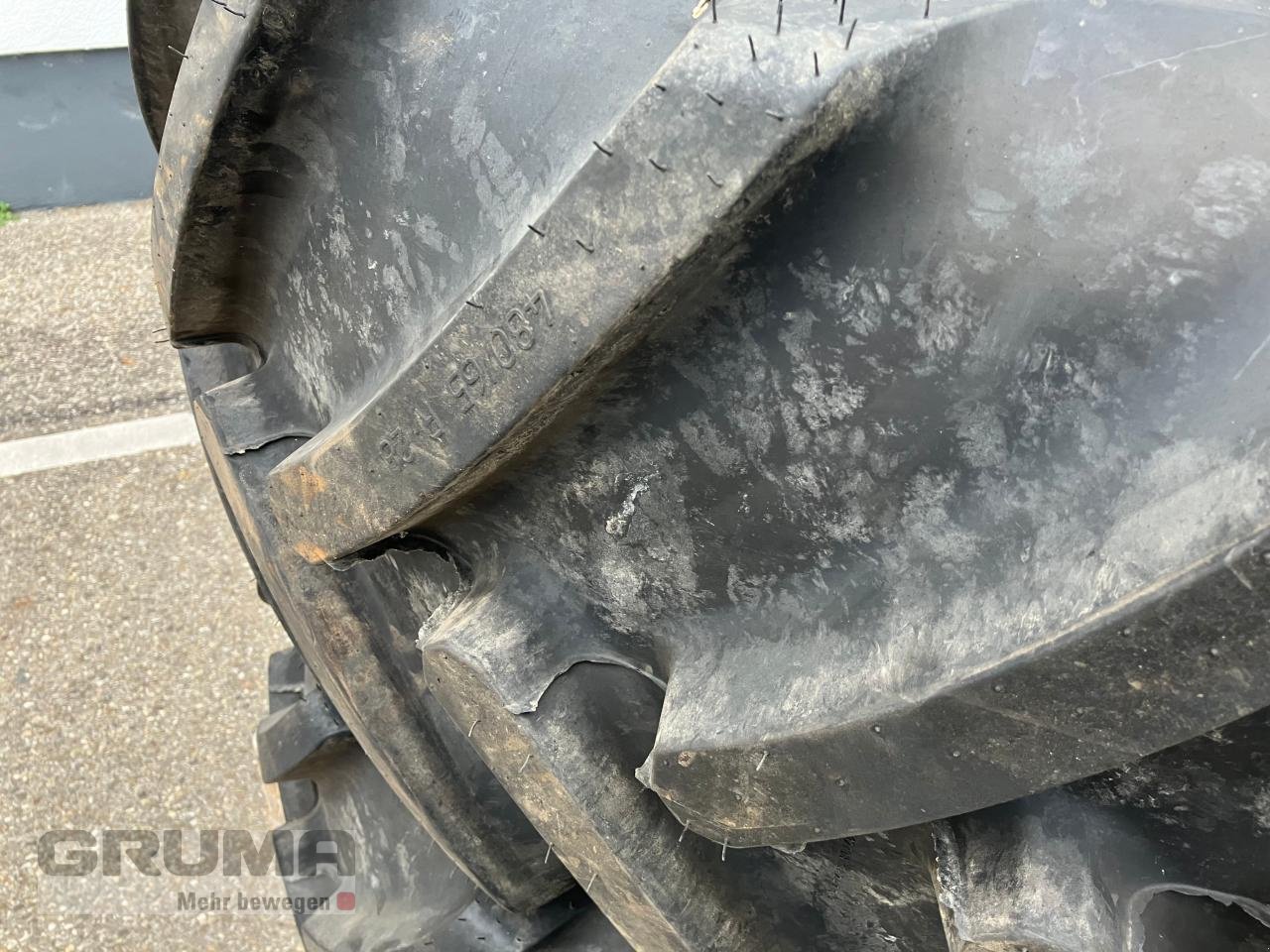 Rad des Typs Continental 480/65R28 u. 600/65R38 Tractor Master, Neumaschine in Friedberg-Derching (Bild 4)