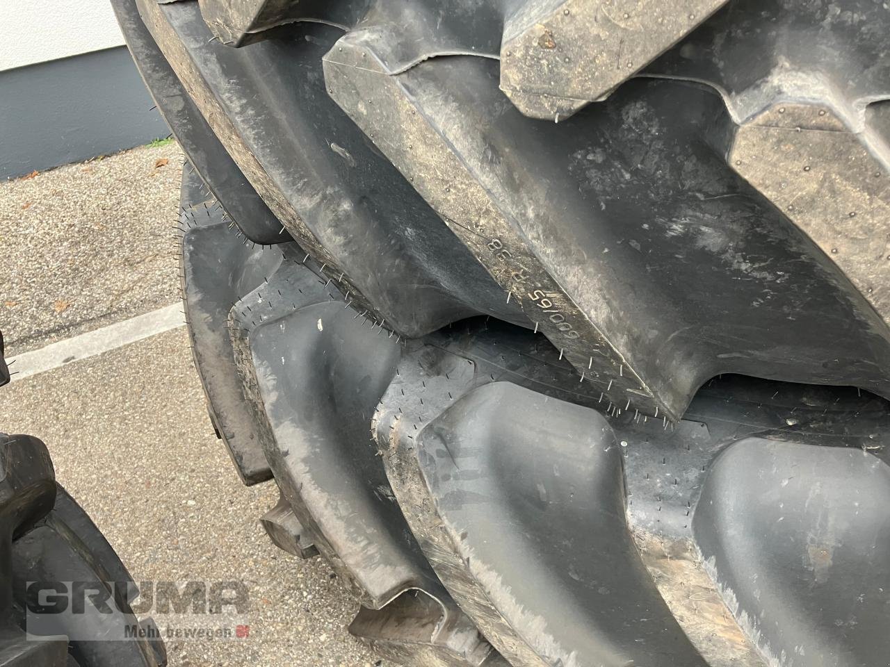 Rad des Typs Continental 480/65R28 u. 600/65R38 Tractor Master, Neumaschine in Friedberg-Derching (Bild 7)