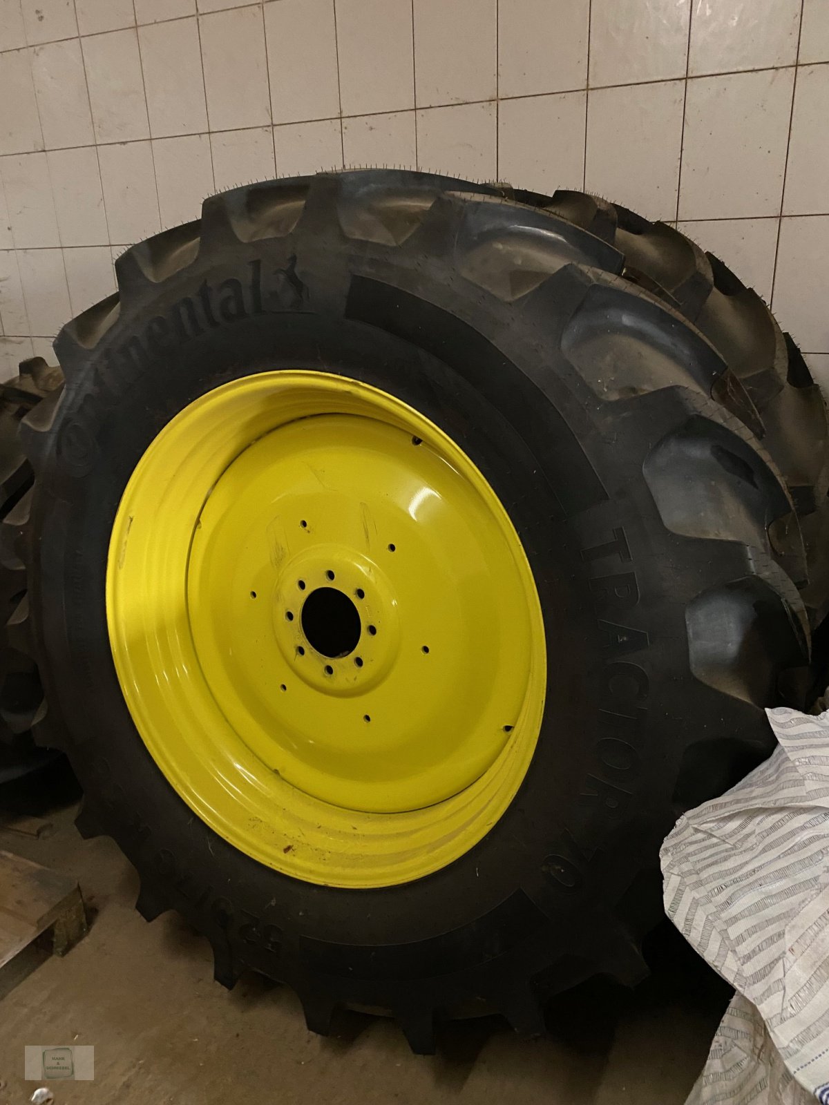 Rad typu Continental 520/70 R 38, Neumaschine w Gross-Bieberau (Zdjęcie 1)