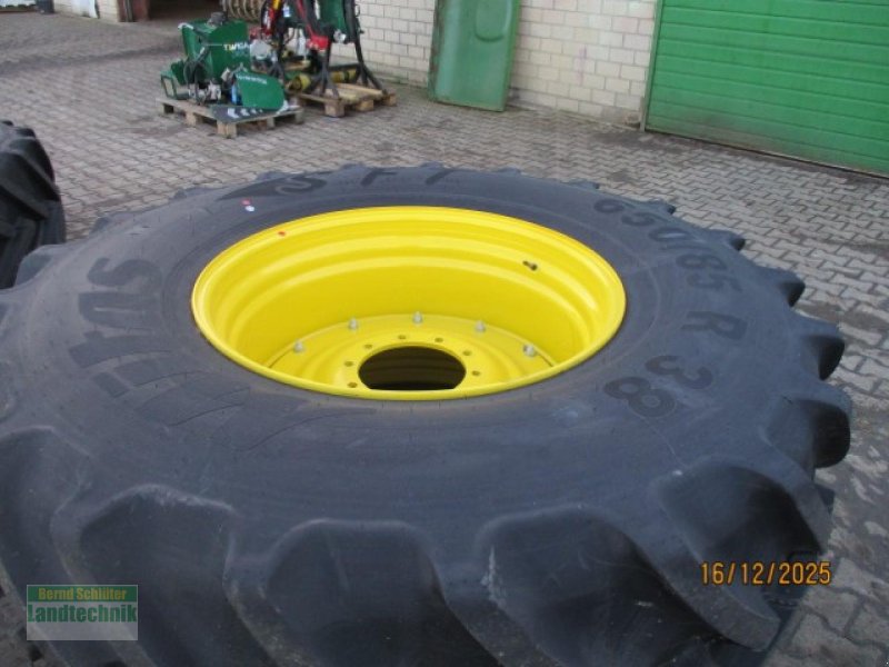 Rad des Typs Continental 650/85R38  600/65R30, Gebrauchtmaschine in Büren (Bild 1)