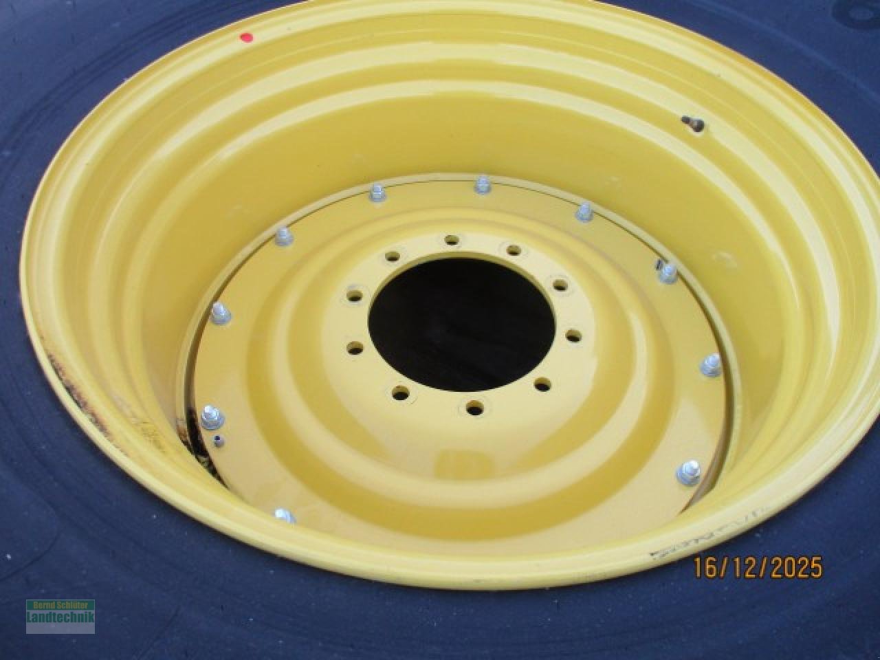 Rad des Typs Continental 650/85R38  600/65R30, Gebrauchtmaschine in Büren (Bild 2)