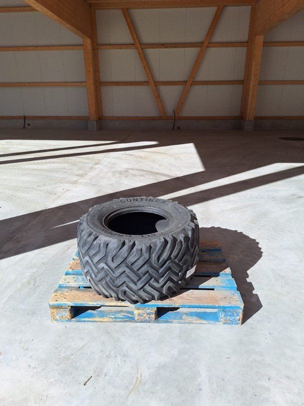 Rad des Typs Continental ALL - Ground 425 / 55 R17, Gebrauchtmaschine in Susten (Bild 1)