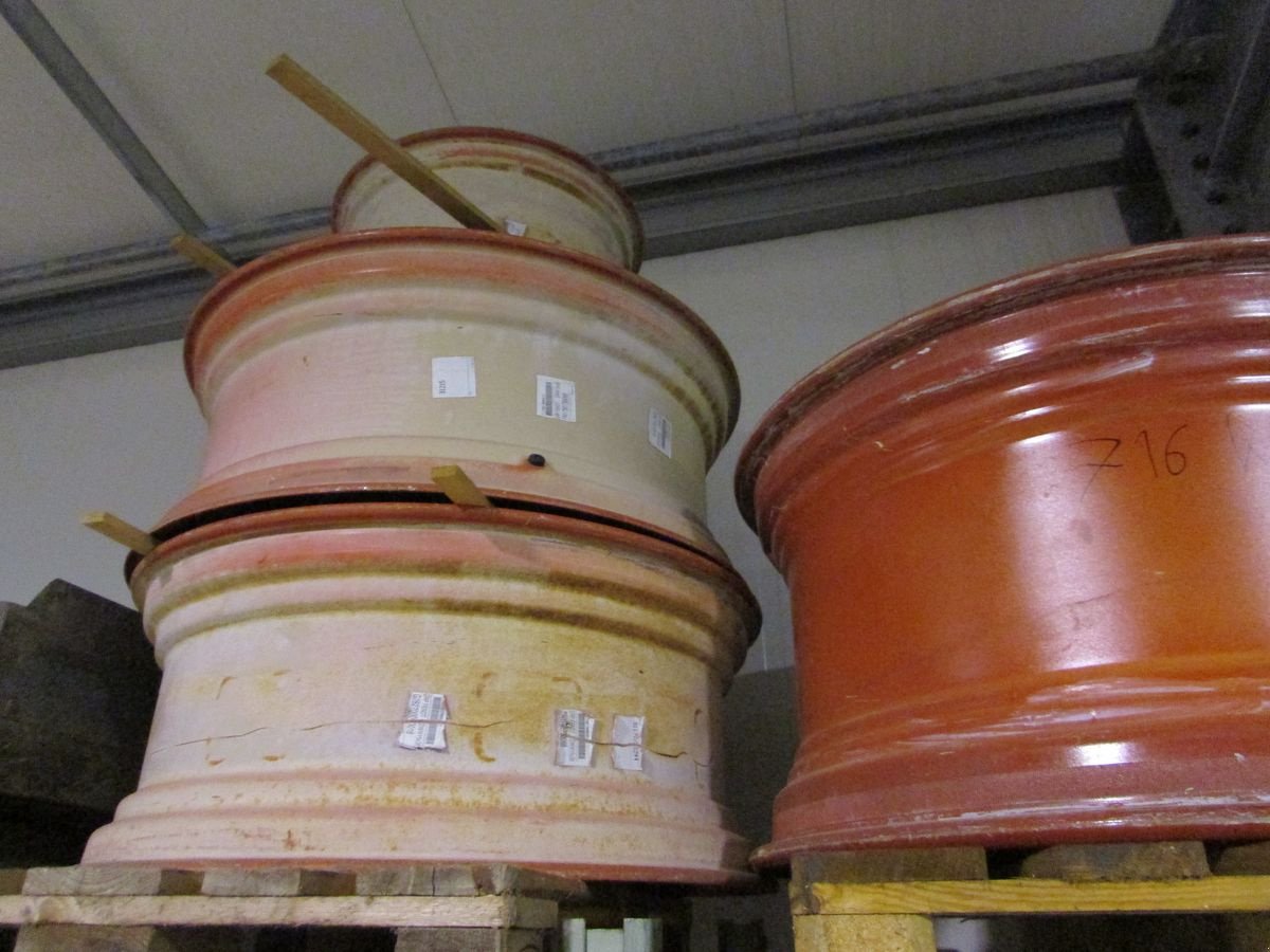 Rad des Typs Fendt Felgen 15x38 / 12x24, Gebrauchtmaschine in Saxen (Bild 1)