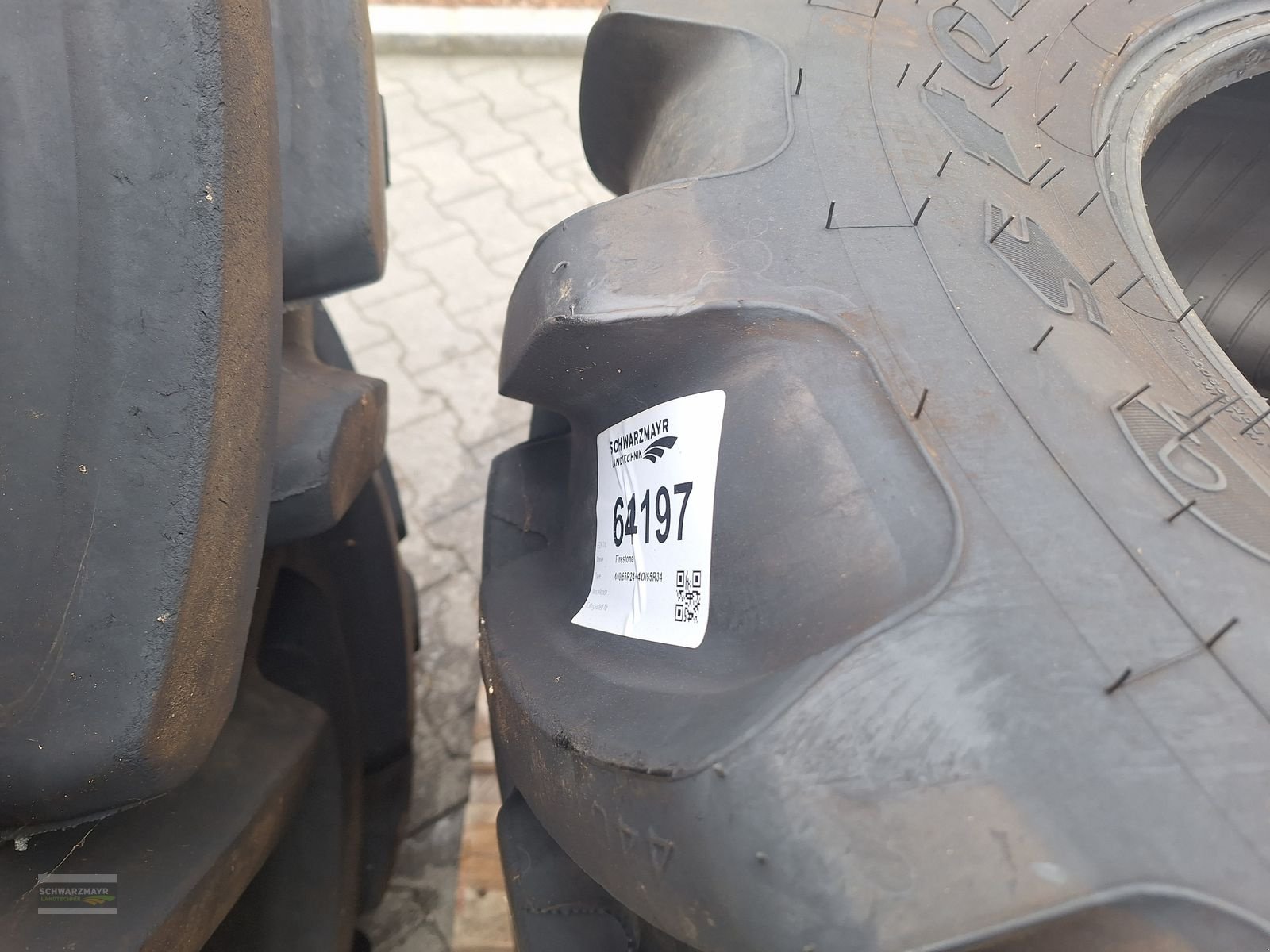 Rad des Typs Firestone 440/65R24+540/65R34, Vorführmaschine in Aurolzmünster (Bild 9)