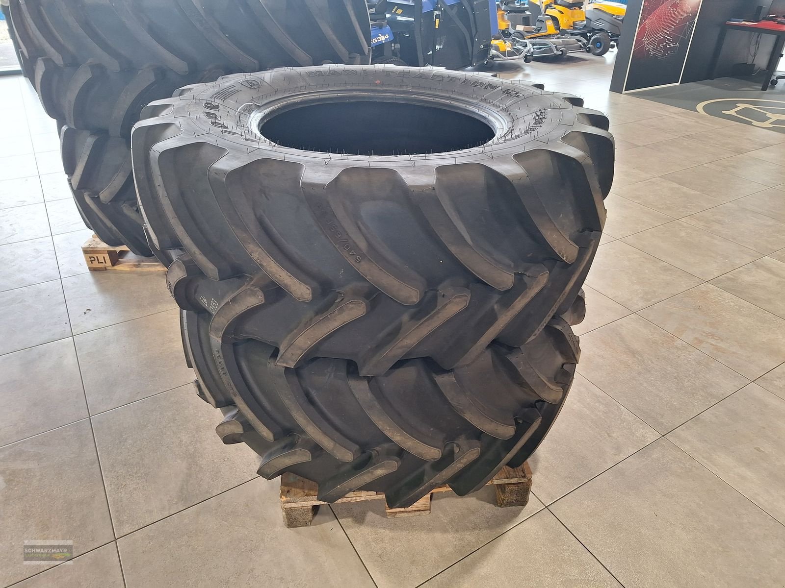 Rad typu Firestone 540/65R28, Neumaschine v Gampern (Obrázek 3)