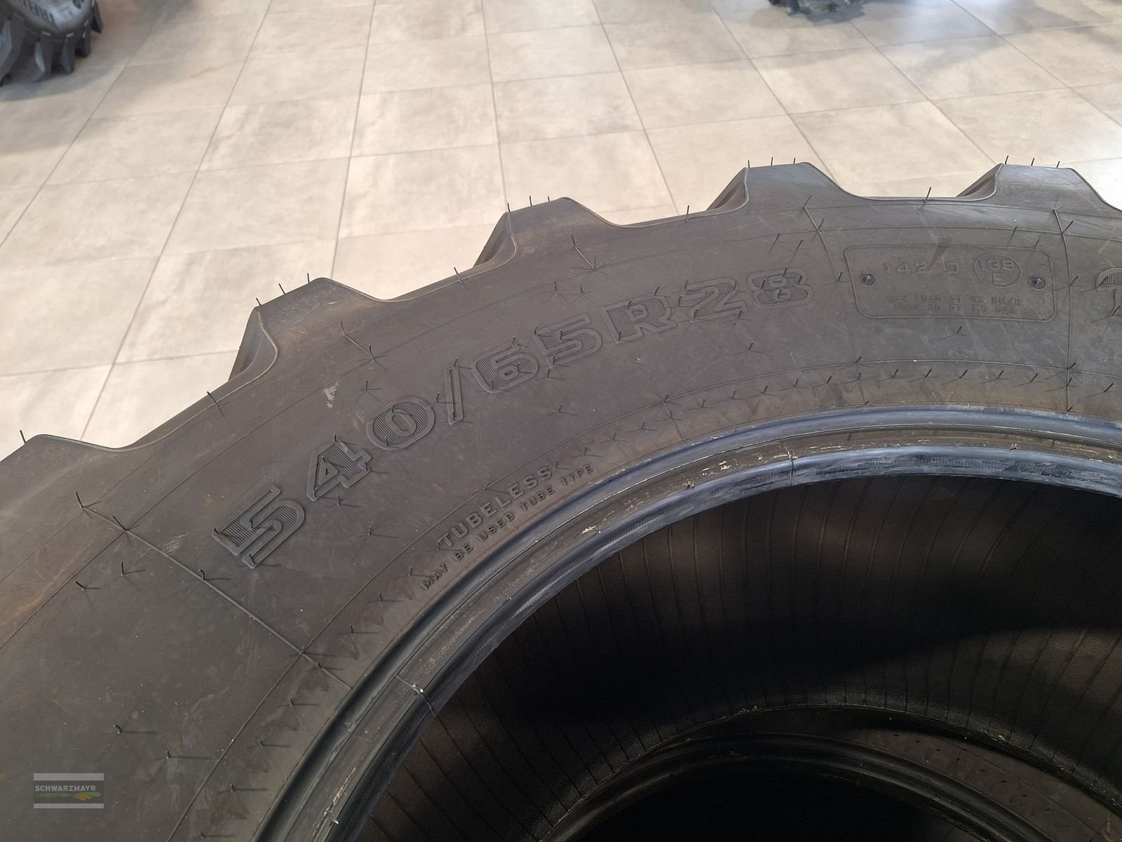 Rad typu Firestone 540/65R28, Neumaschine v Gampern (Obrázek 7)