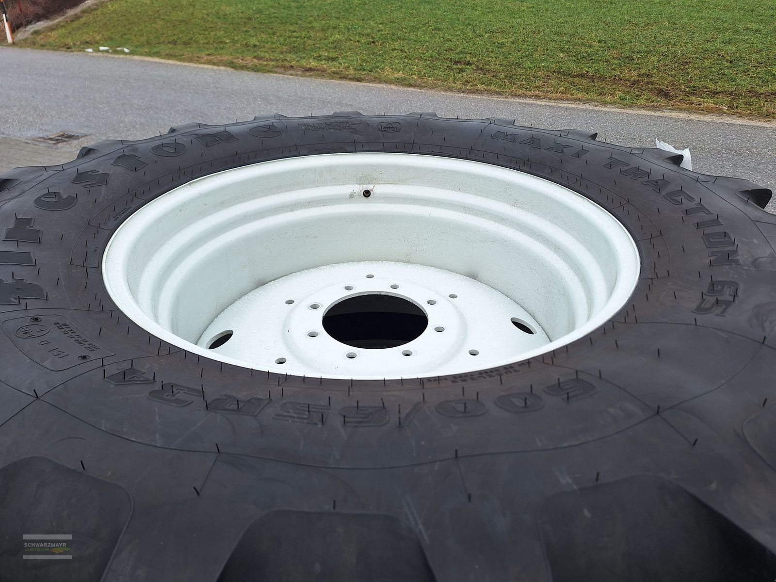 Rad des Typs Firestone 600/65R34+480/65R24, Vorführmaschine in Aurolzmünster (Bild 8)