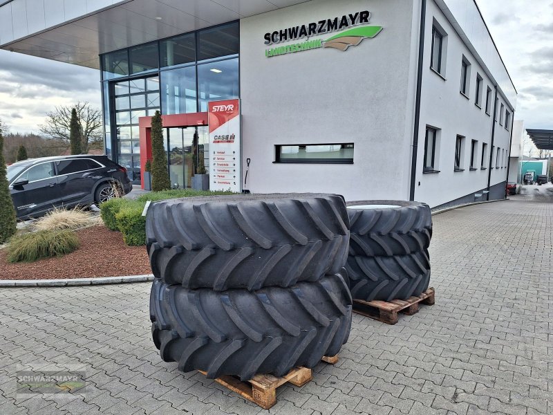 Rad des Typs Firestone 600/65R34+480/65R24, Vorführmaschine in Aurolzmünster (Bild 1)
