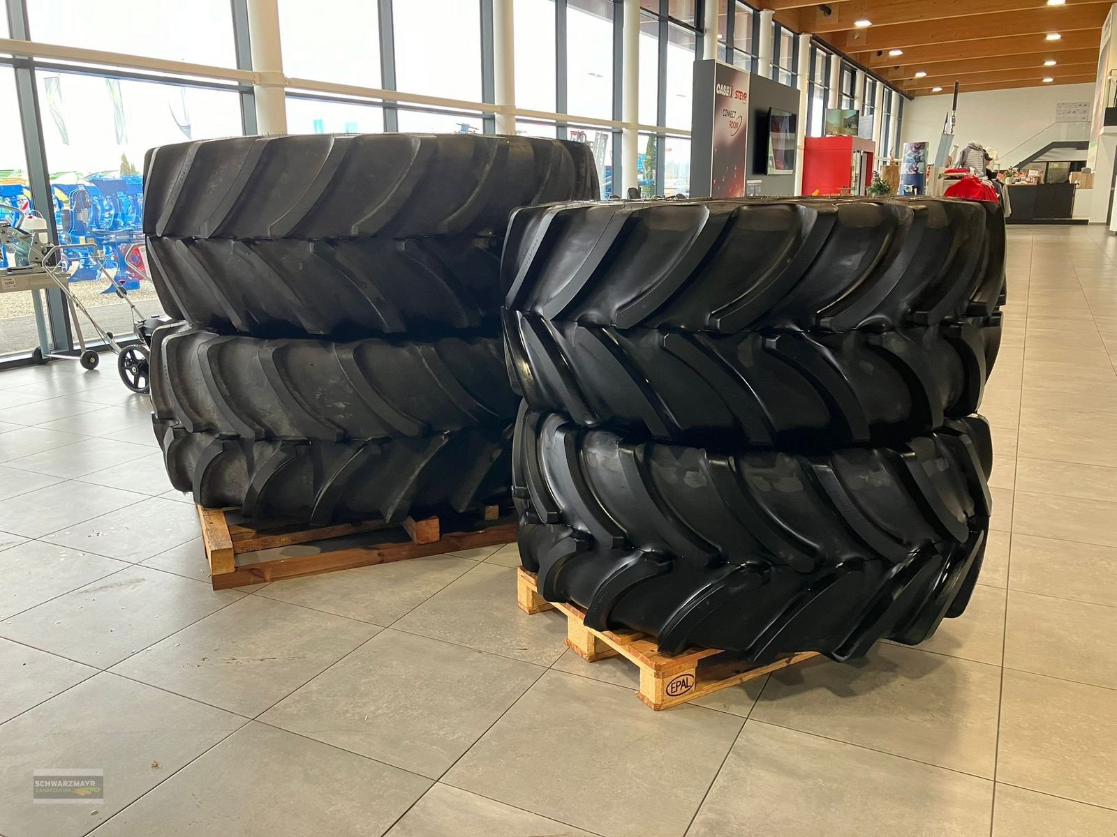 Rad des Typs Firestone 710/70R38+600/65R28, Neumaschine in Gampern (Bild 3)