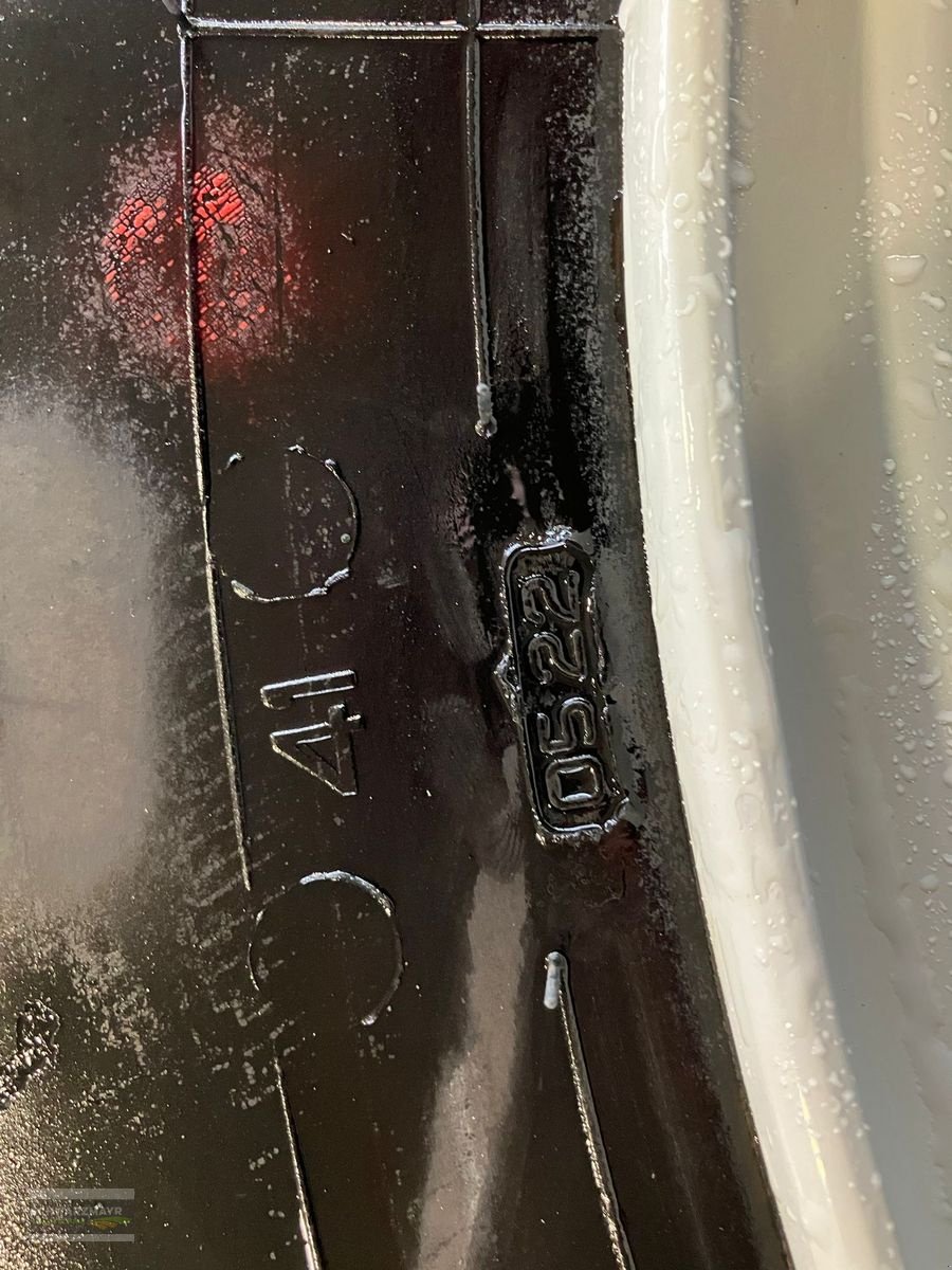 Rad des Typs Firestone 710/70R38+600/65R28, Neumaschine in Gampern (Bild 12)