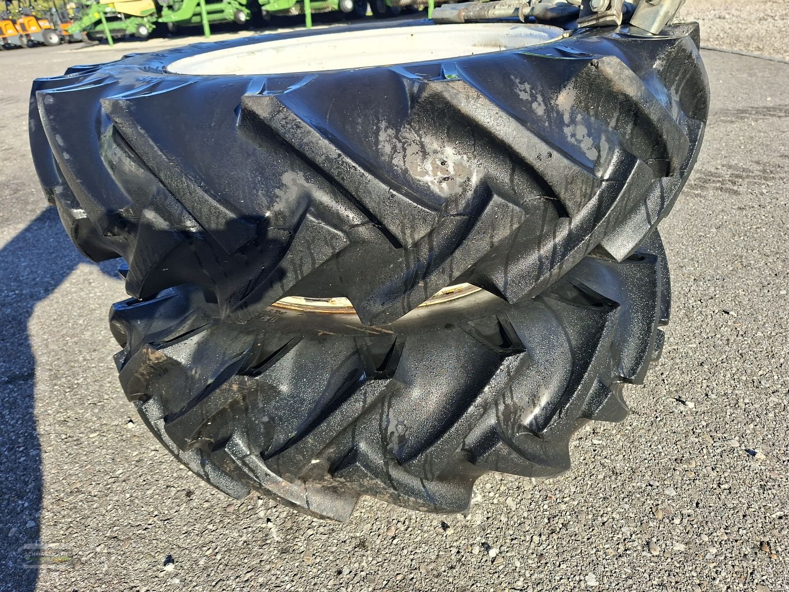 Rad typu Fulda Zwillingsreifen 12.4-28, Gebrauchtmaschine v Gampern (Obrázek 4)