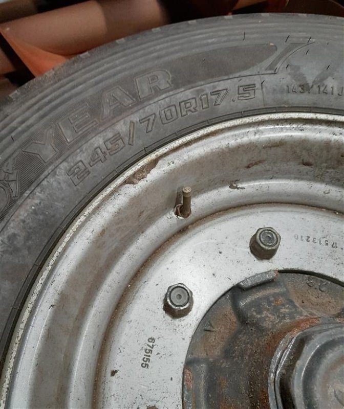 Rad des Typs GoodYear 245/70 R17.5, Gebrauchtmaschine in Horsens (Bild 3)
