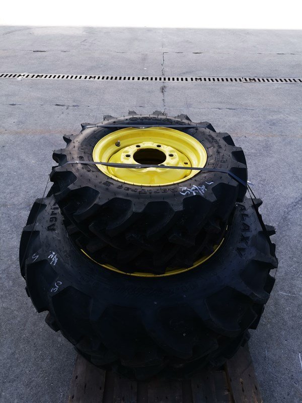 Rad des Typs John Deere 180/95-14 und 11.2-24, Neumaschine in Regensdorf (Bild 7)