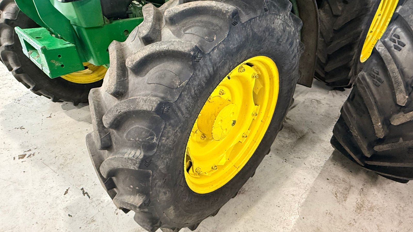 Rad des Typs John Deere 3350, Gebrauchtmaschine in Aabenraa (Bild 5)