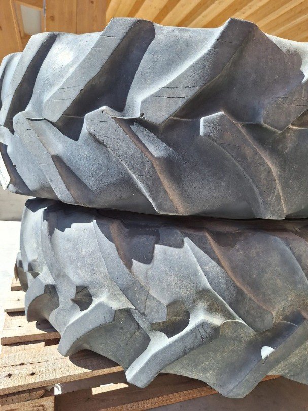 Rad типа John Deere Goodyear Super Traction 13.6 R24, Gebrauchtmaschine в Susten (Фотография 2)