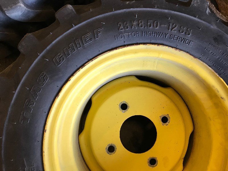 Rad of the type John Deere Radsatz, Gebrauchtmaschine in Chur (Picture 3)