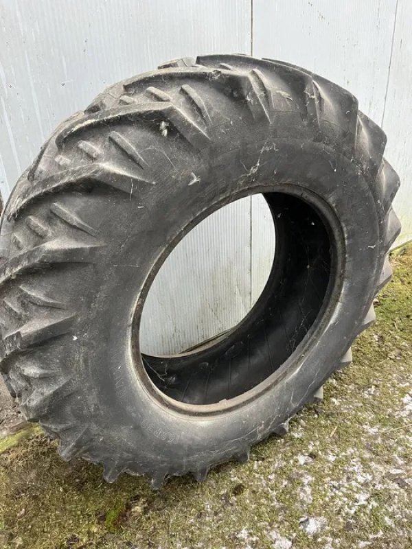 Rad tipa Kleber 16.9 R30, Gebrauchtmaschine u Rum (Slika 2)