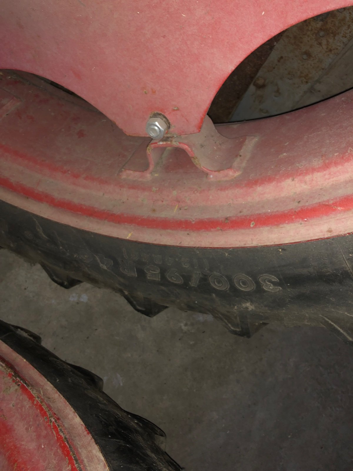 Rad типа Kleber 300/95 R46, Gebrauchtmaschine в Oberickelsheim (Фотография 3)