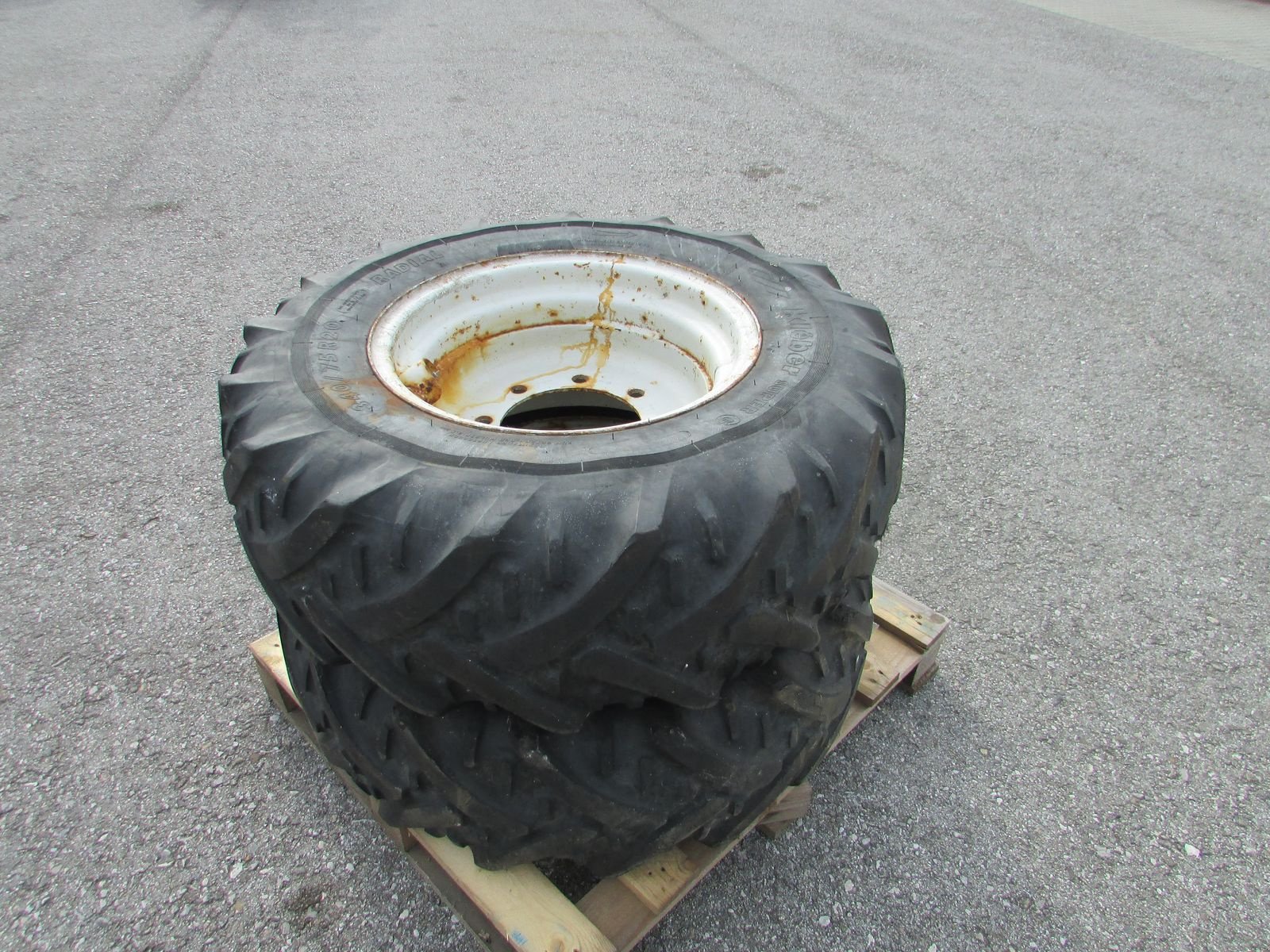 Rad от тип Kleber 340/75R20, Gebrauchtmaschine в Saxen (Снимка 4)