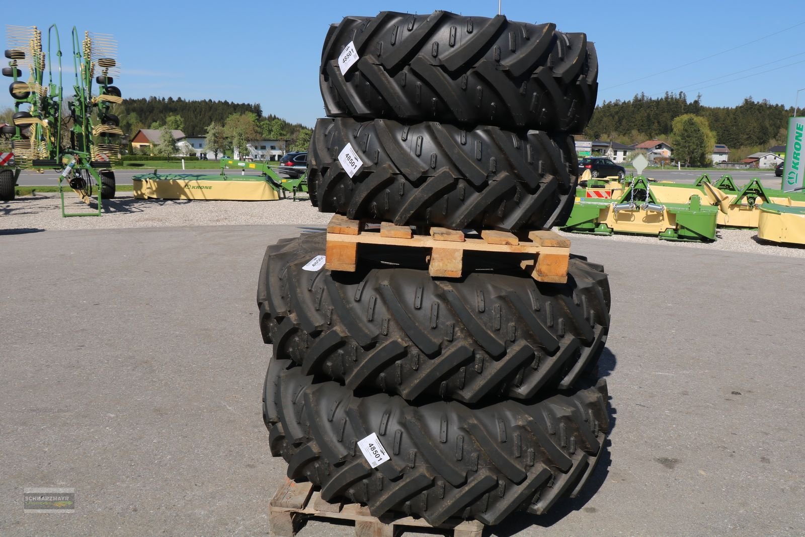 Rad of the type Kleber Kleber 16.9R30+14.9R20, Neumaschine in Aurolzmünster (Picture 3)