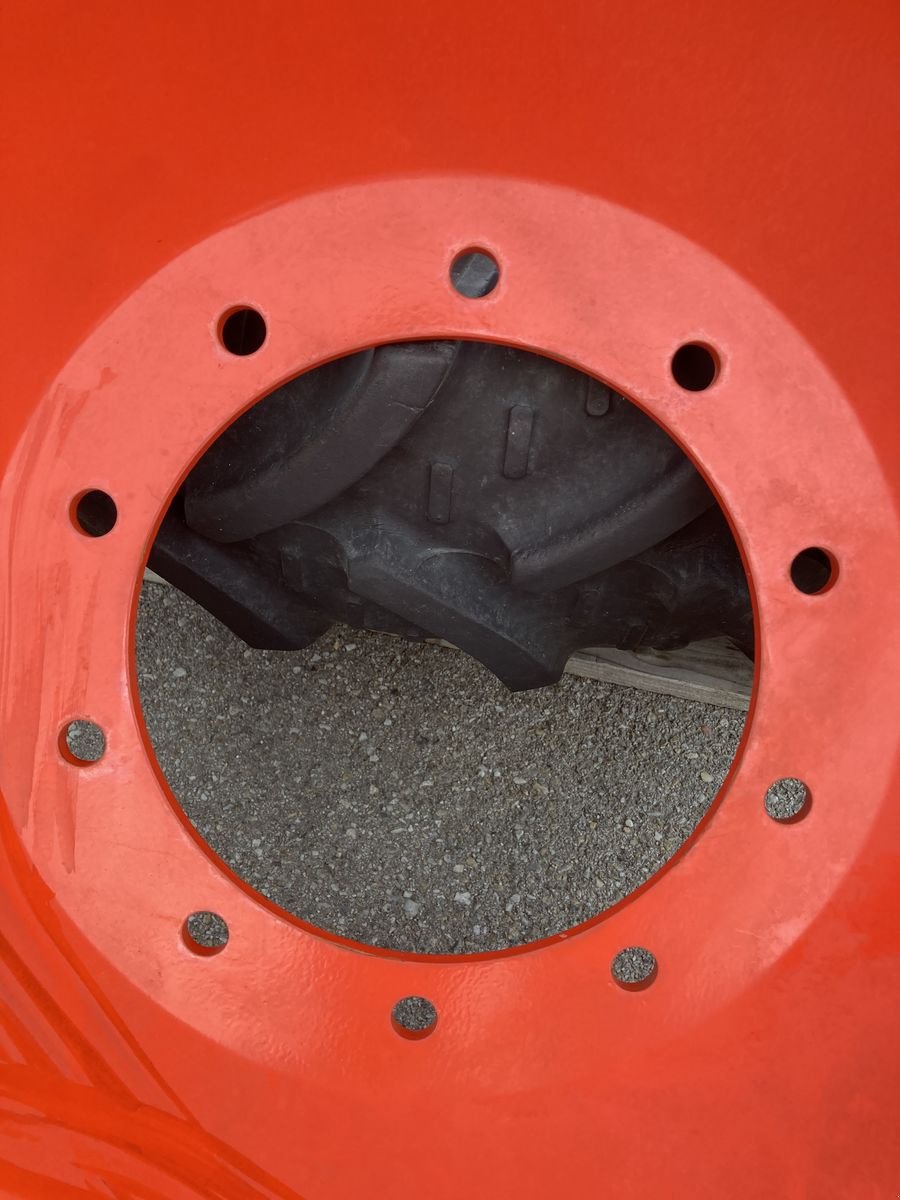 Rad of the type Kleber Super 3 270/95R32, Gebrauchtmaschine in Mistelbach (Picture 4)