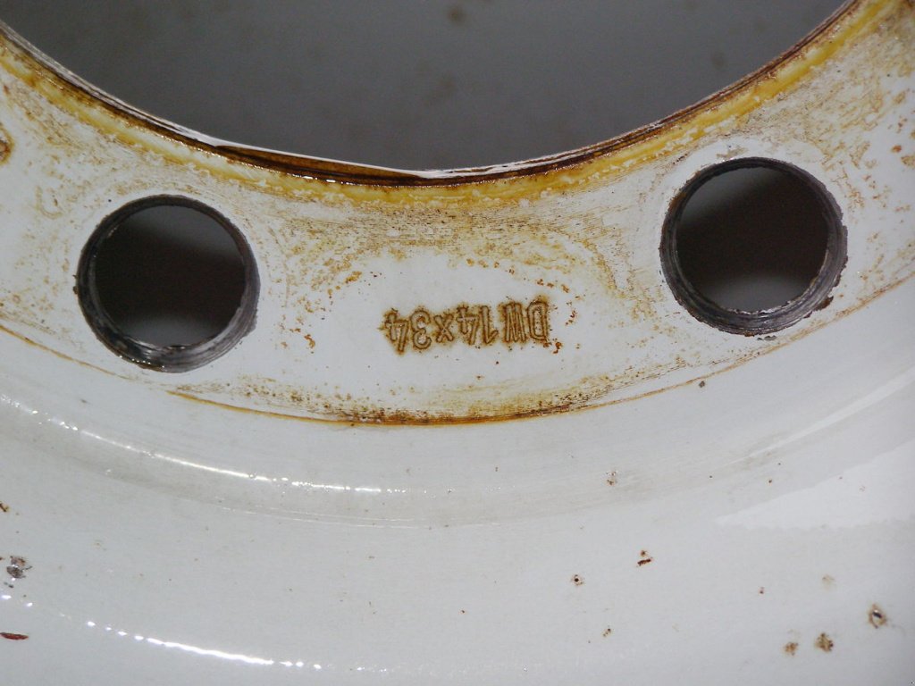 Rad des Typs Michelin 16.9-R34 und 425/75-R20, Gebrauchtmaschine in Arnreit (Bild 7)