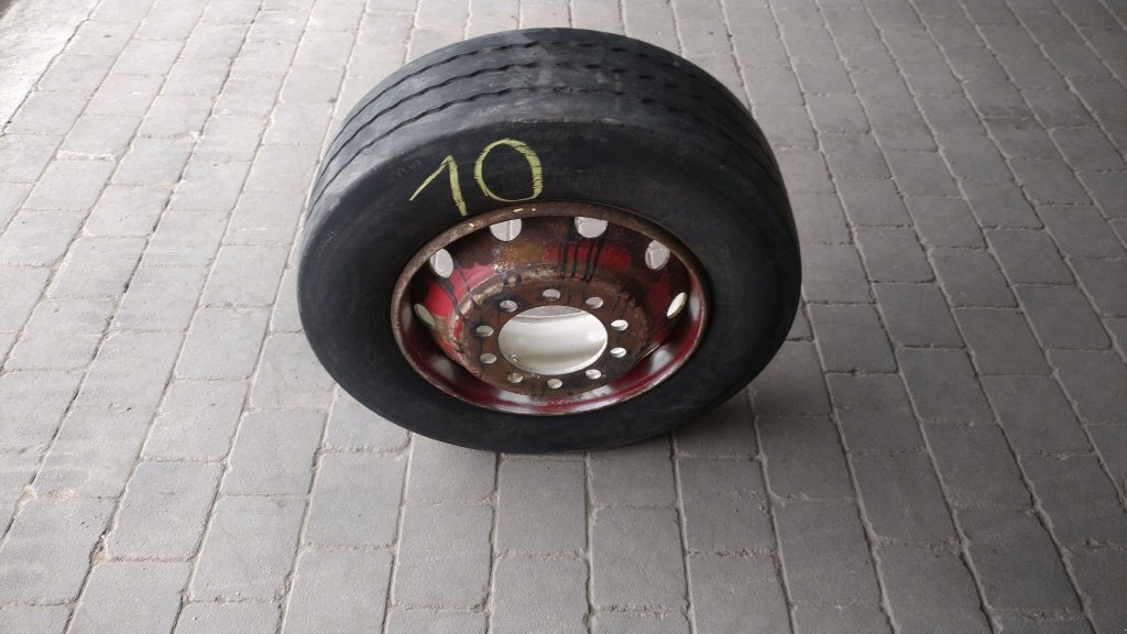 Rad des Typs Michelin 245/70 R 19.5 Tieflader Reifen mit Felge, Komplettrad, Gebrauchtmaschine in Großschönbrunn (Bild 4)