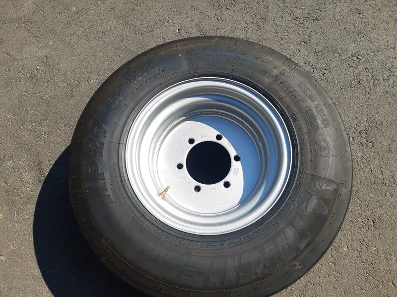 Rad del tipo Michelin 340/65R18, Neumaschine In Etziken (Immagine 1)