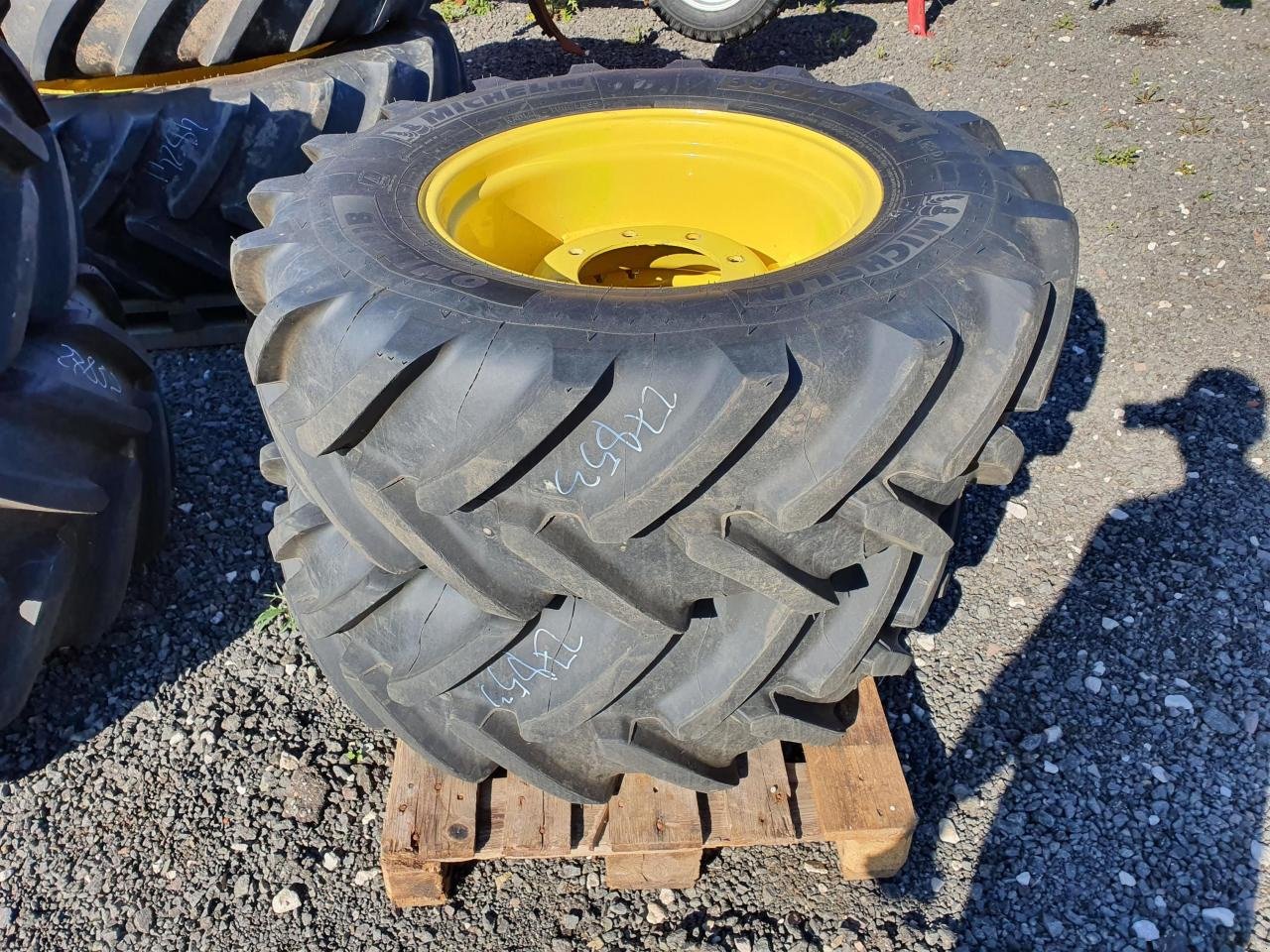 Rad of the type Michelin 380/70R24 x2, Neumaschine in Niederkirchen (Picture 1)