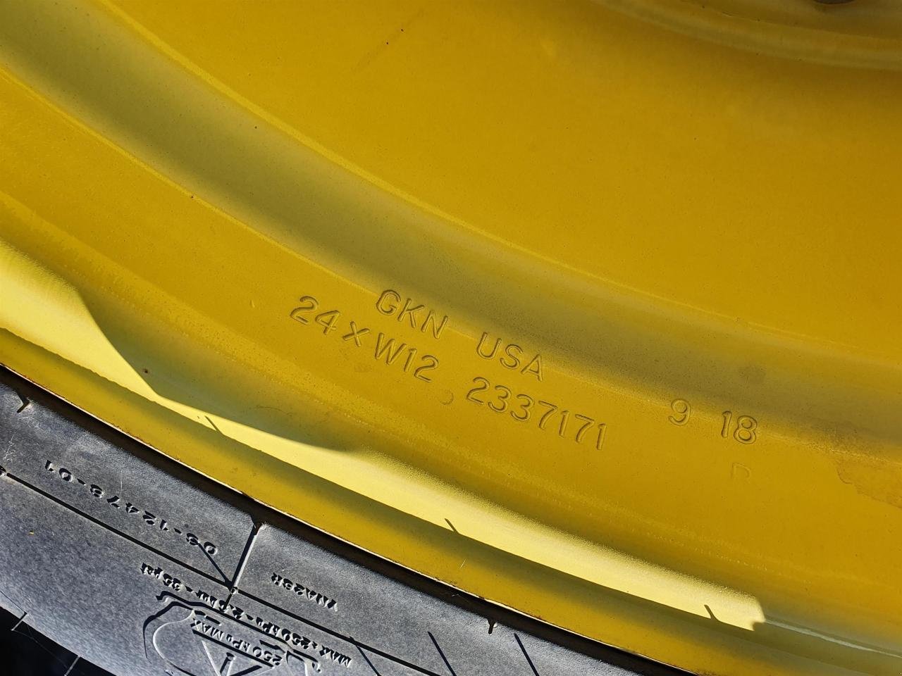 Rad of the type Michelin 380/70R24 x2, Neumaschine in Niederkirchen (Picture 5)