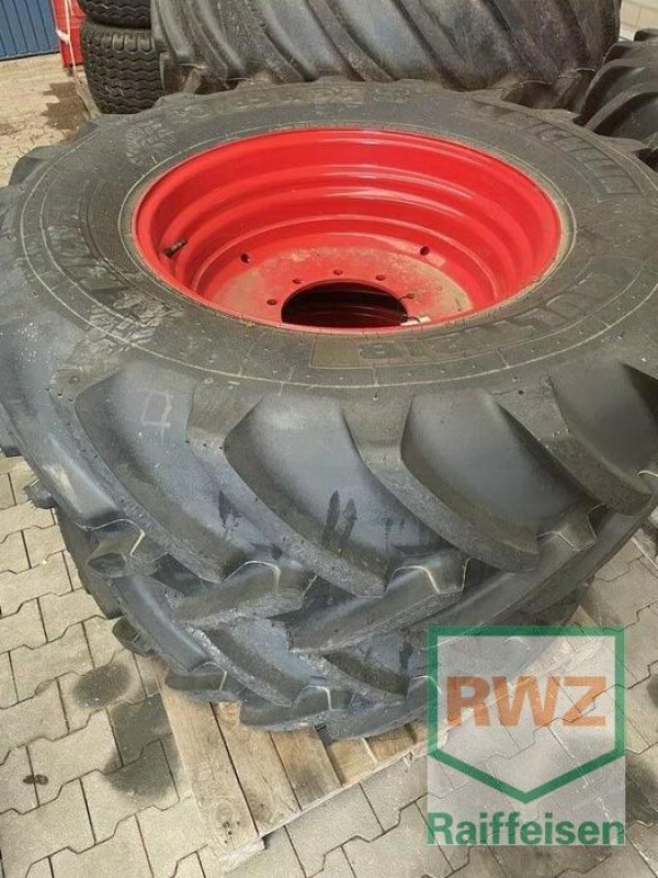 Rad Türe ait Michelin 540/65 R30 MULTIBIB, Neumaschine içinde Lebach (resim 1)