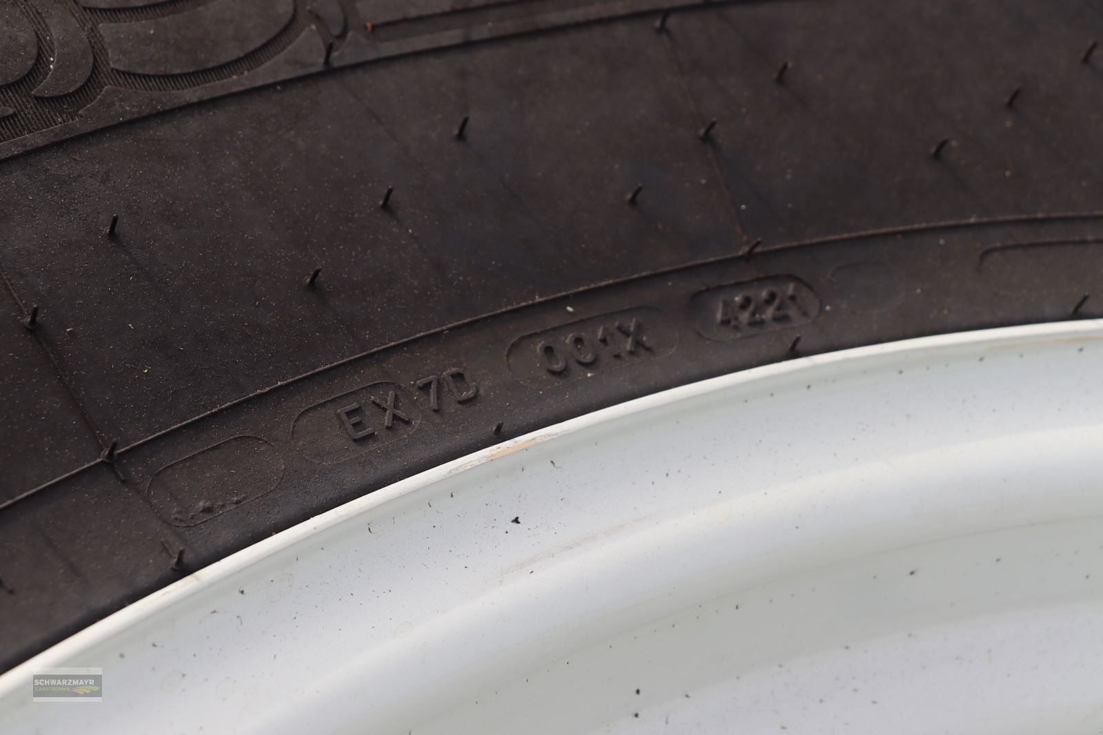Rad of the type Michelin 540/65R28+380/75R20, Neumaschine in Gampern (Picture 8)