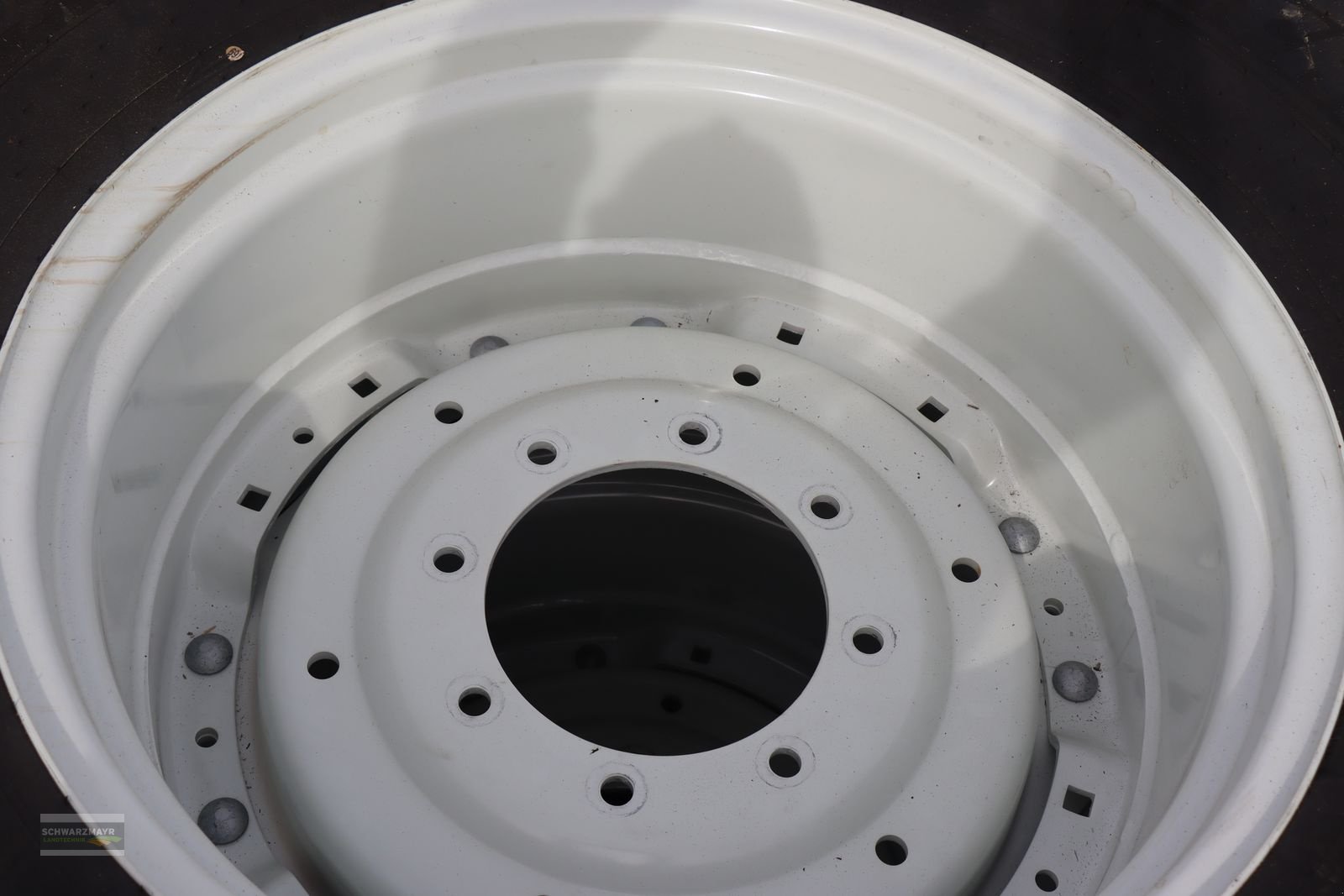 Rad of the type Michelin 540/65R28+380/75R20, Neumaschine in Gampern (Picture 7)