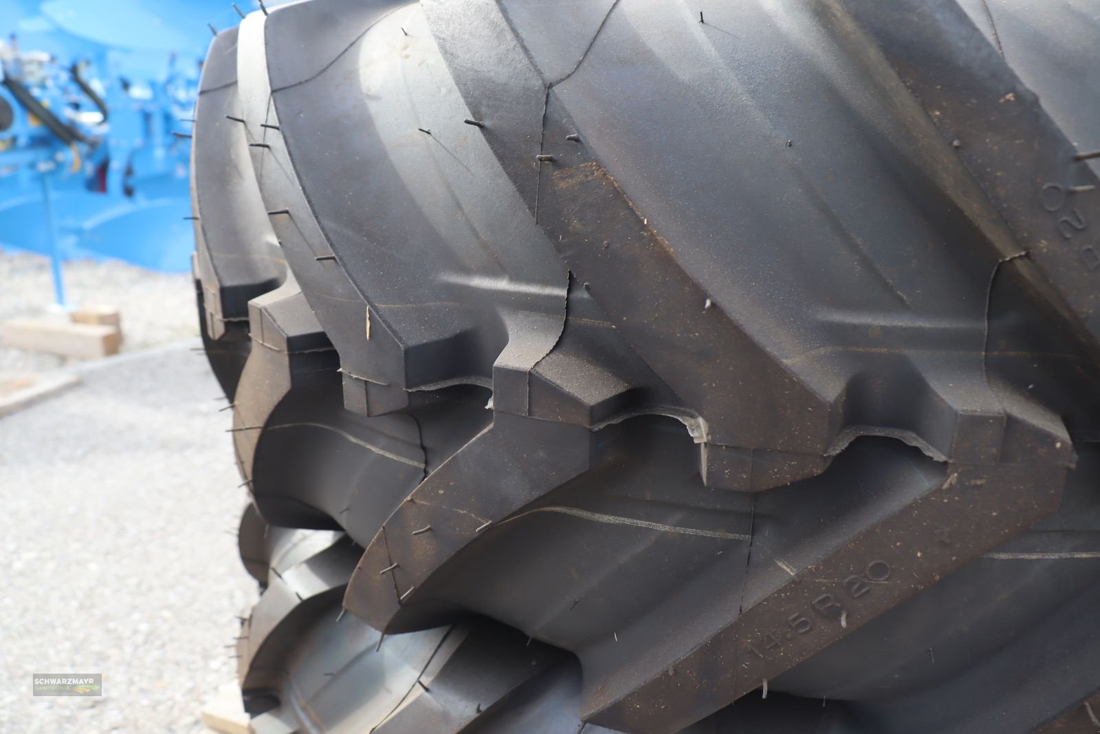 Rad of the type Michelin 540/65R28+380/75R20, Neumaschine in Gampern (Picture 13)