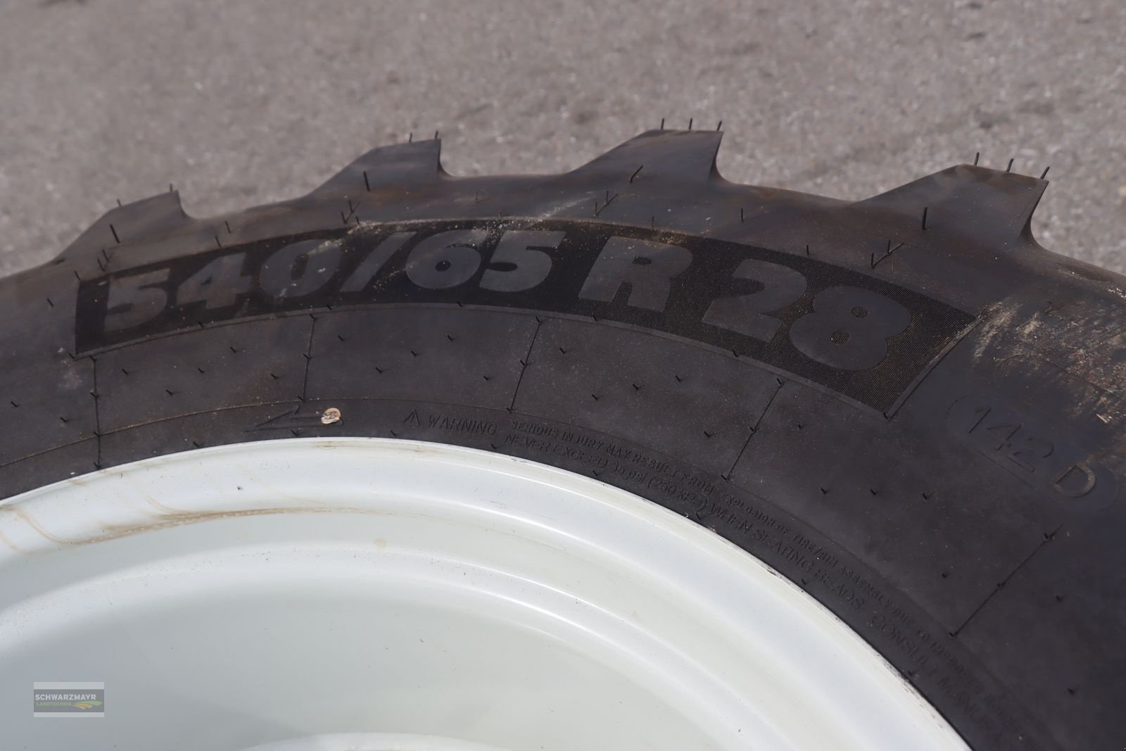 Rad of the type Michelin 540/65R28+380/75R20, Neumaschine in Gampern (Picture 9)