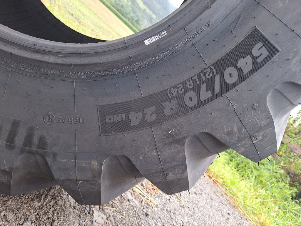 Rad типа Michelin 540/70 R24 Reifen, Gebrauchtmaschine в Chur (Фотография 2)